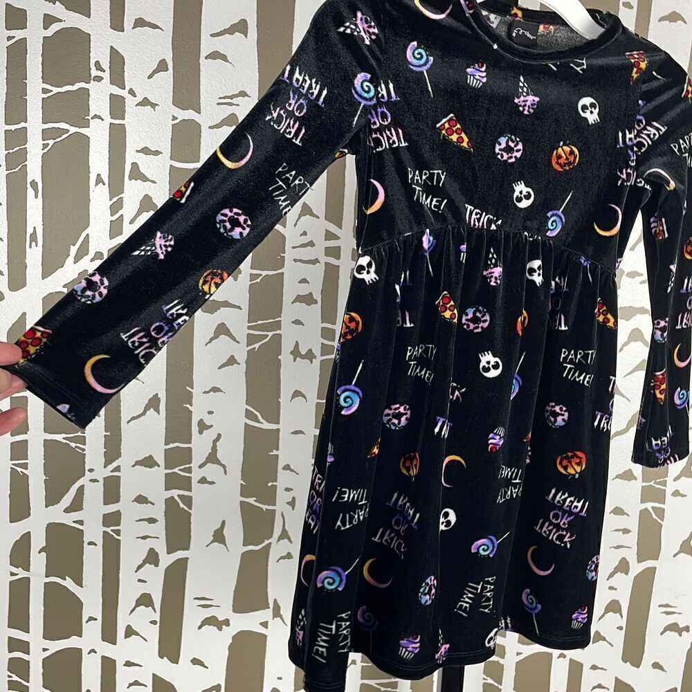 Halloween Girls Black Velvet Long Sleeve Halloween Dress XS 4/5 - Picture 4 of 5